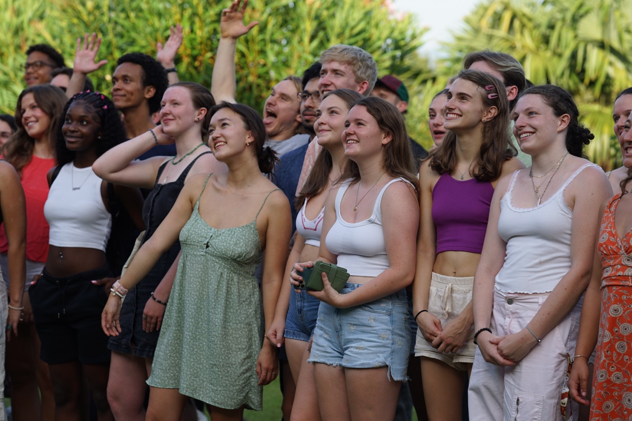 students during the group picture