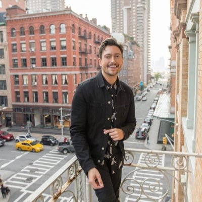 Com and Media Lecture Series: Elliot Tomaeno '08 on PR and Storytelling ...